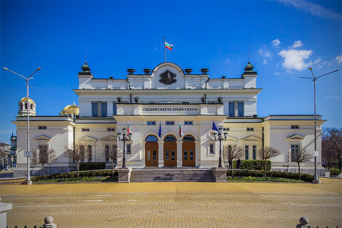 парламент, корупция, заплати