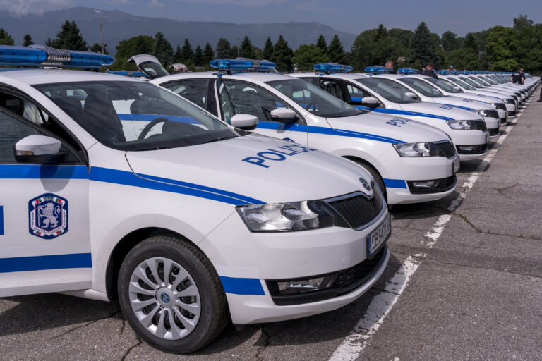 Полицейски автомобили на МВР при акция за пътен контрол