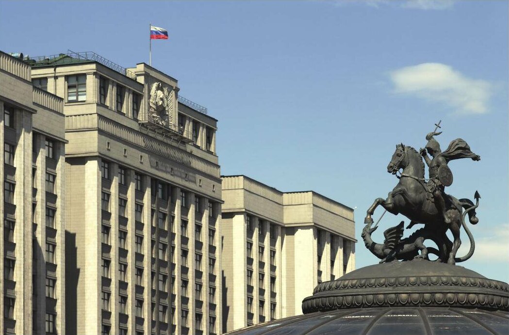 Сградата на Държавната дума в Москва по време на парламентарните избори в Русия