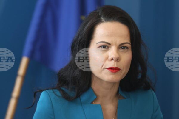 министър Катя Ивкова към новина за доплащането в болниците