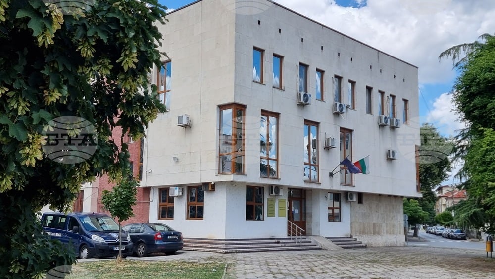 съдебна сграда към новина за грабеж в хранителен магазин в Любимец