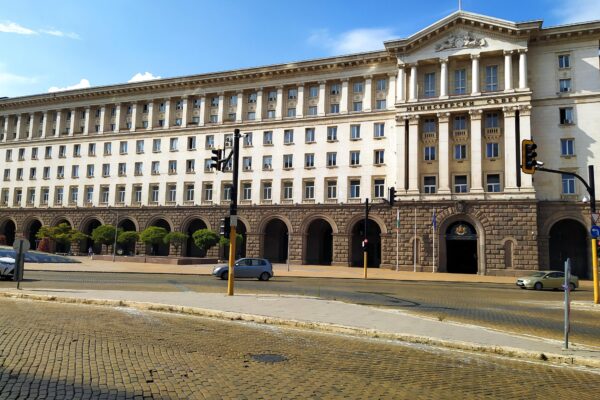 Сградата на Министерския съвет в София при новина за протест срещу правителството