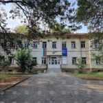 сграда на здравна институция към новина за случаи на морбили в Угърчинско