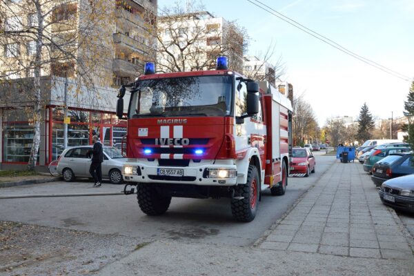 Пожарен автомобил в България при сигнал за пожар