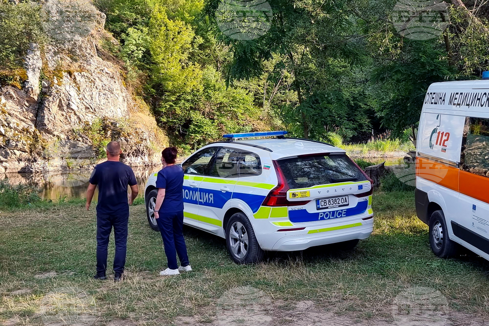 Река Струма край село Пастух при издирването след трагичния инцидент