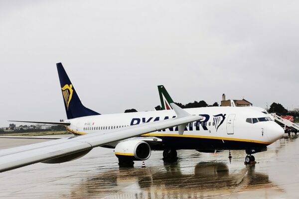 Самолет Boeing 737 на Malta Air от групата Ryanair като илюстрация към инцидент с декомпресия