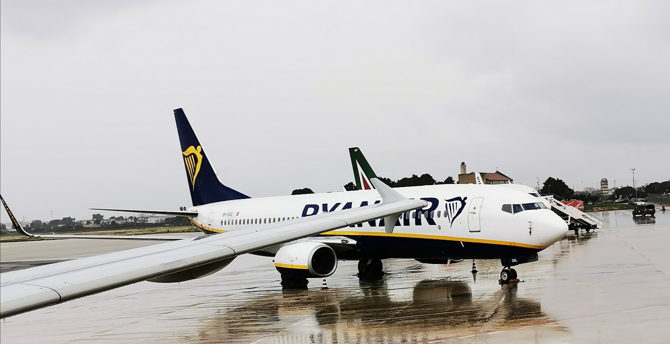 Самолет Boeing 737 на Malta Air от групата Ryanair като илюстрация към инцидент с декомпресия