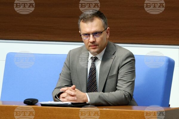 Министър Николай Найденов към новина за сигнал за влияние при избора на магистрати за ВСС