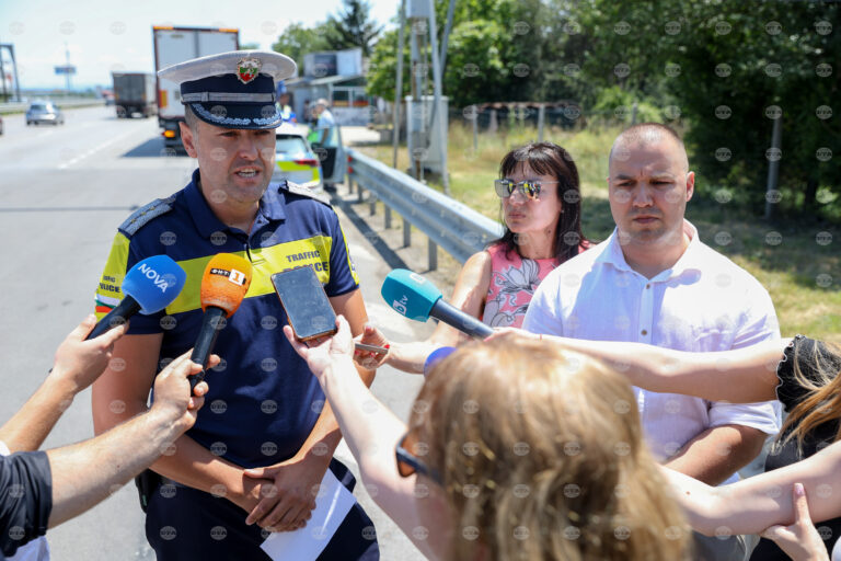 пътна полиция при специализирана операция за проверки на водачи