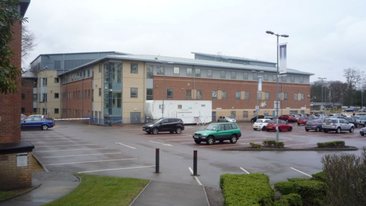 Сградата на University Hospital of North Durham във Великобритания